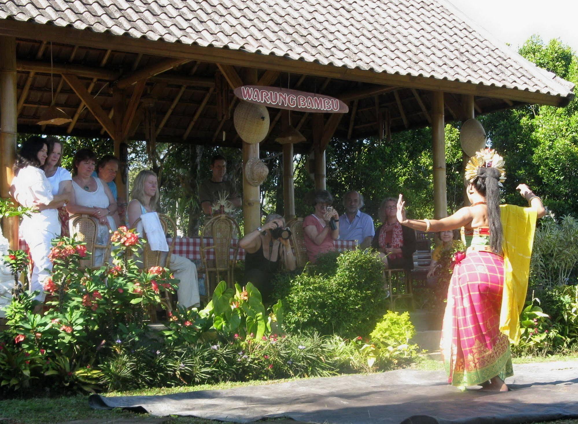 Karang Sari Guesthouse & Warung 姆杜克 外观 照片